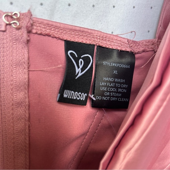 NWT Satin Cropped Corset Top - Picture 3 of 5